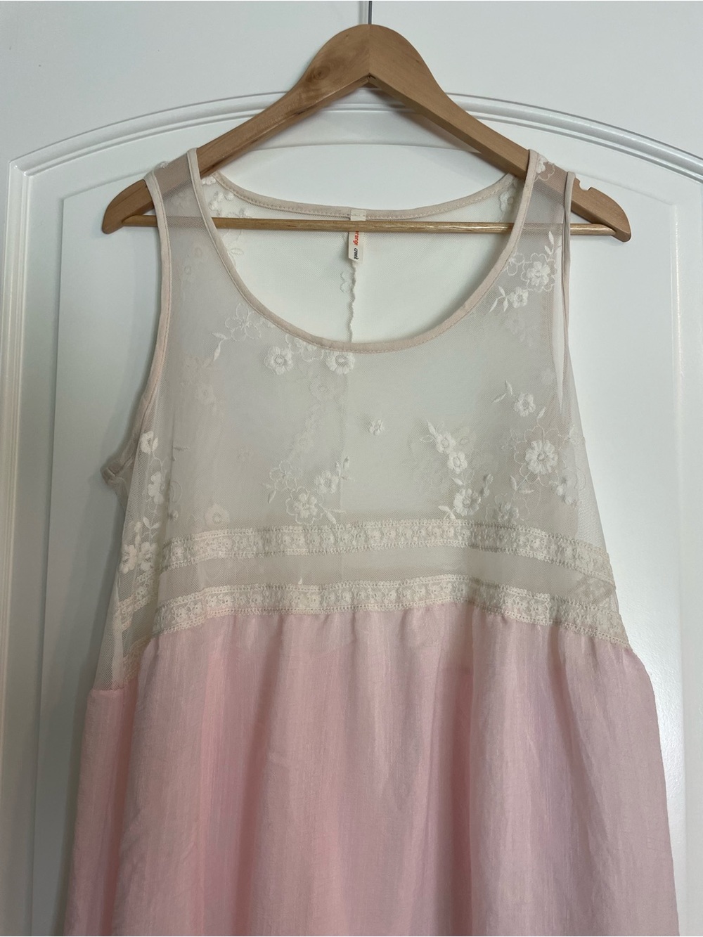 Orange Creek Pink and Cream Sheer Lace Paneled Sleeveless Blouse Top L - Picture 2 of 9